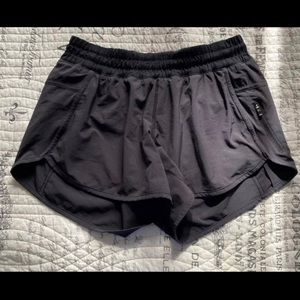 Lululemon black tracker shorts